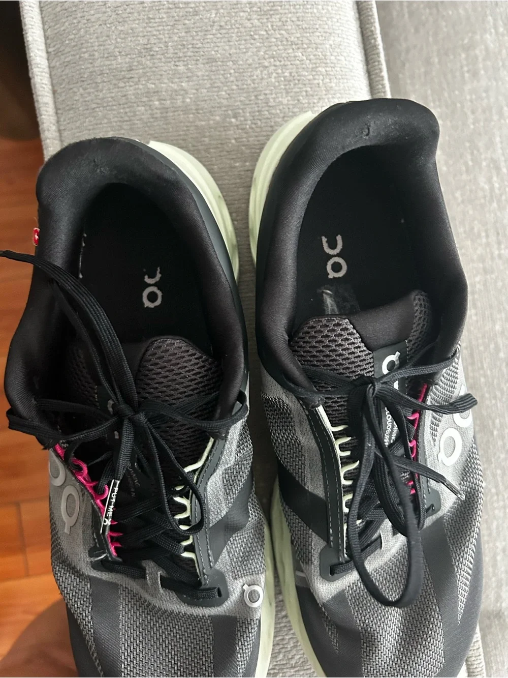 ON Running Women's Cloudsurfer Next Shoes, Black/Lima, US 11